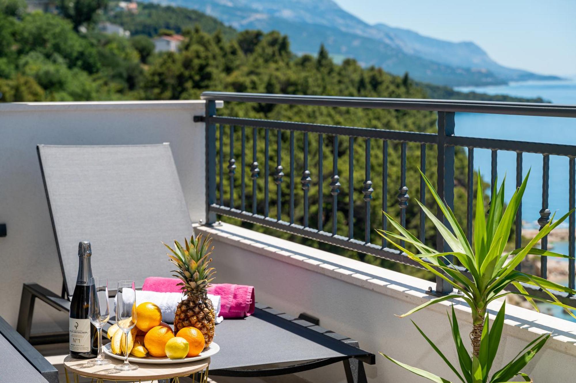 Seaview Apartments Nives Brela Room photo